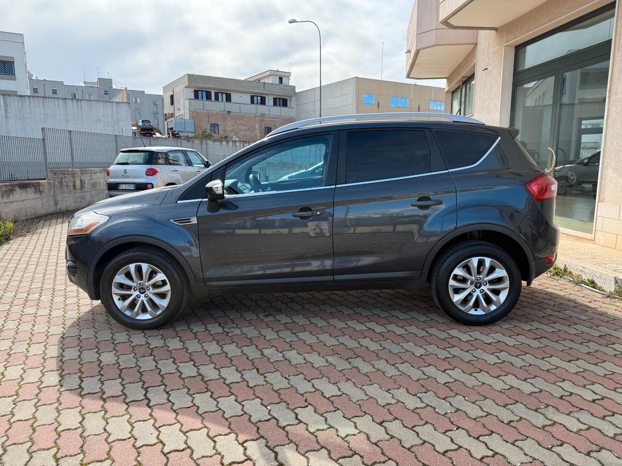 Ford Kuga 2.0 TDCi 136 CV 4WD Titanium DPF Tetto