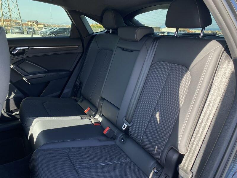 Audi Q3 SPB S line interno ed esterno 2.0 TDI 150CV S-Tronic 35