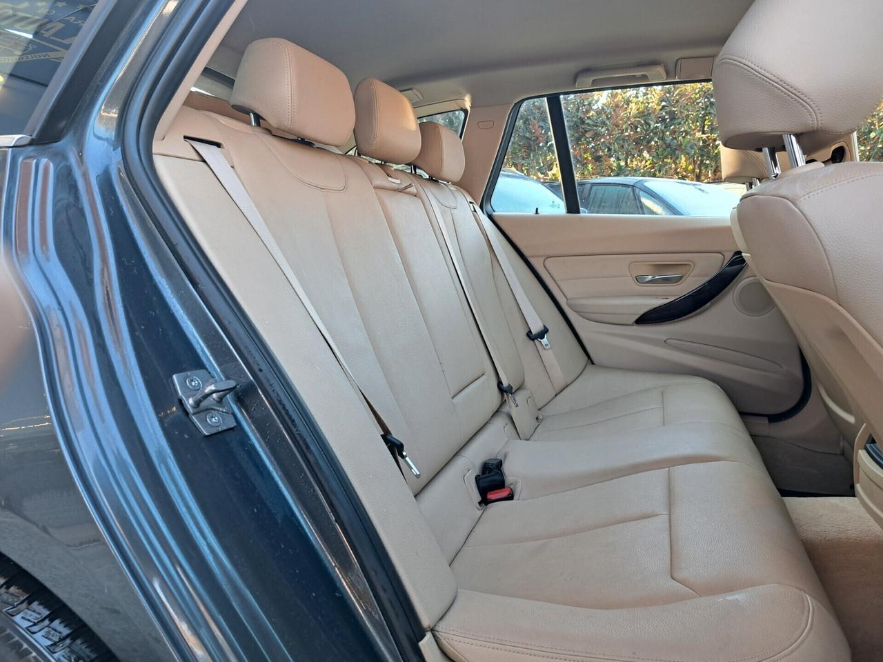 Bmw 330dA Touring Luxury/ AUT