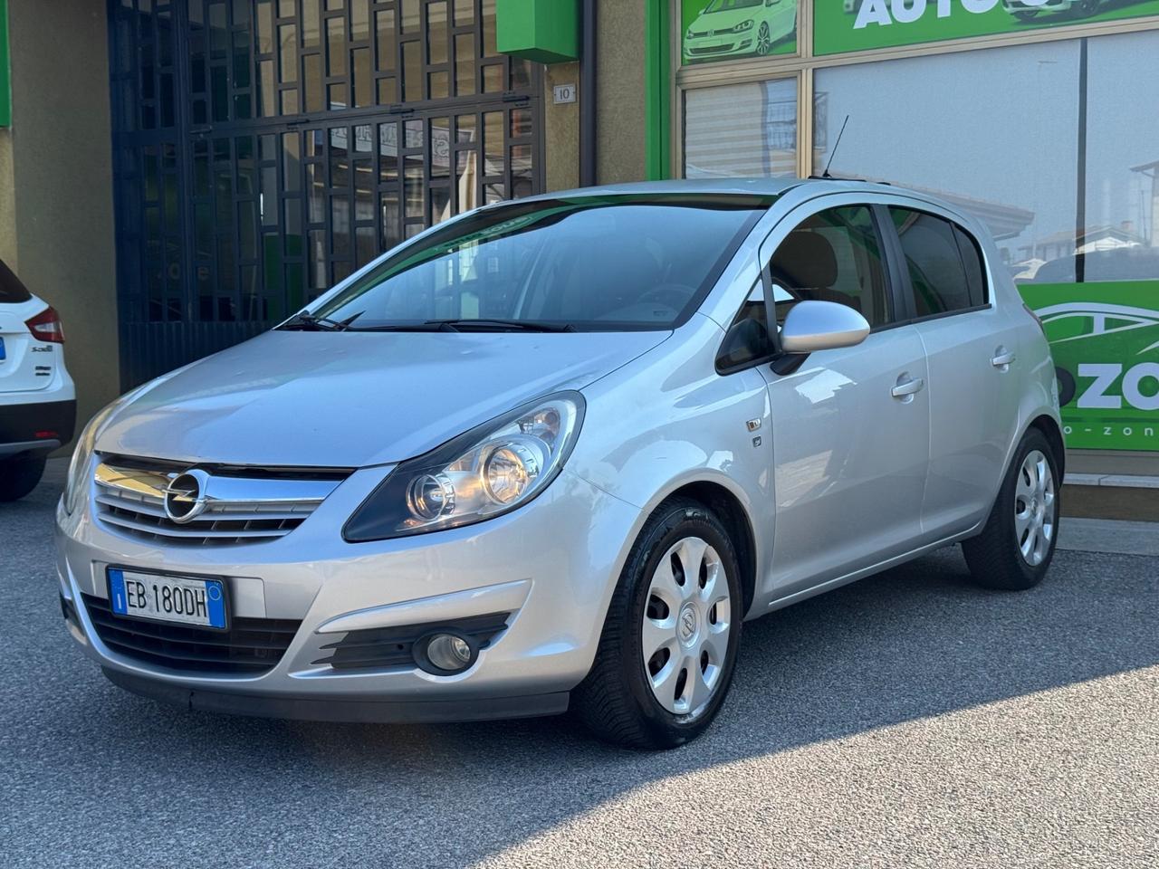 Opel Corsa 1.2 5 porte 85CV NEOPATENTATI