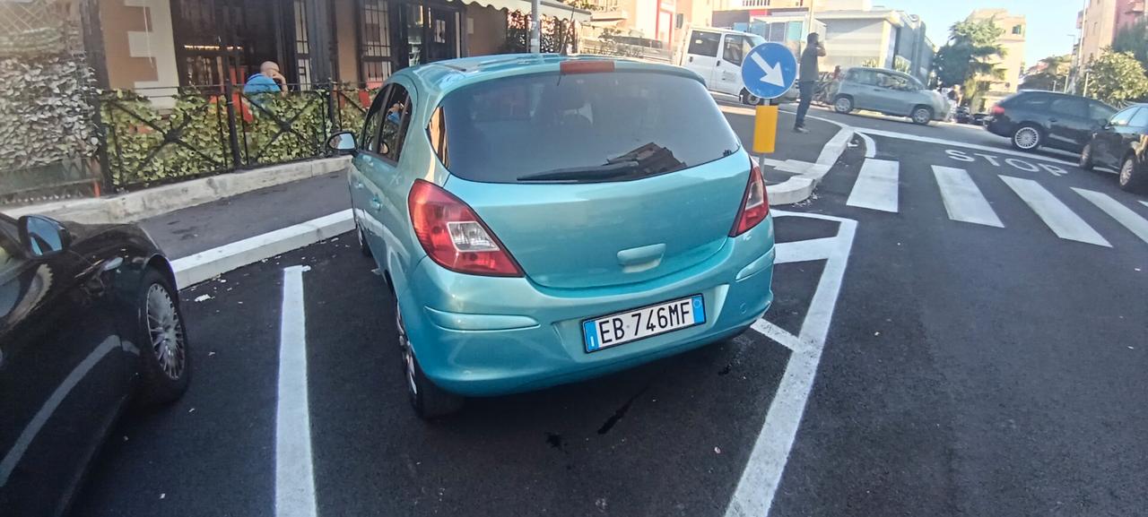 Opel Corsa 1.2 3 porte Club