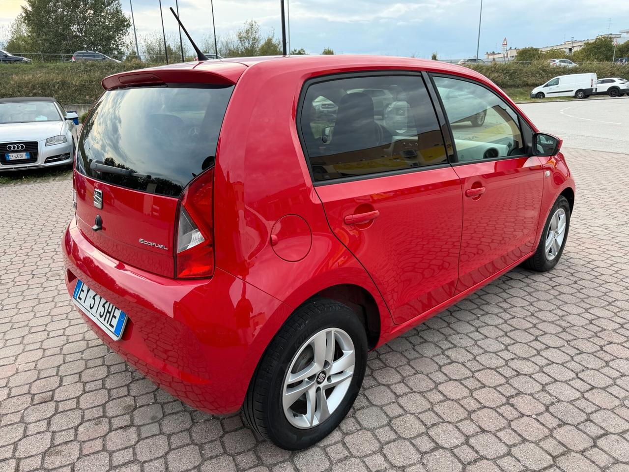 Seat Mii 2015 1.0 68 CV 5 porte Chic Ecofuel OK NEOPATENTATI