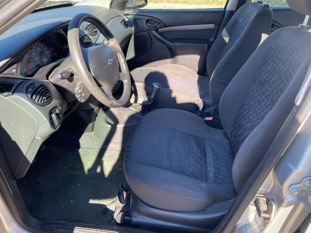 Ford Focus 1.6i 16V cat 5p. Ghia