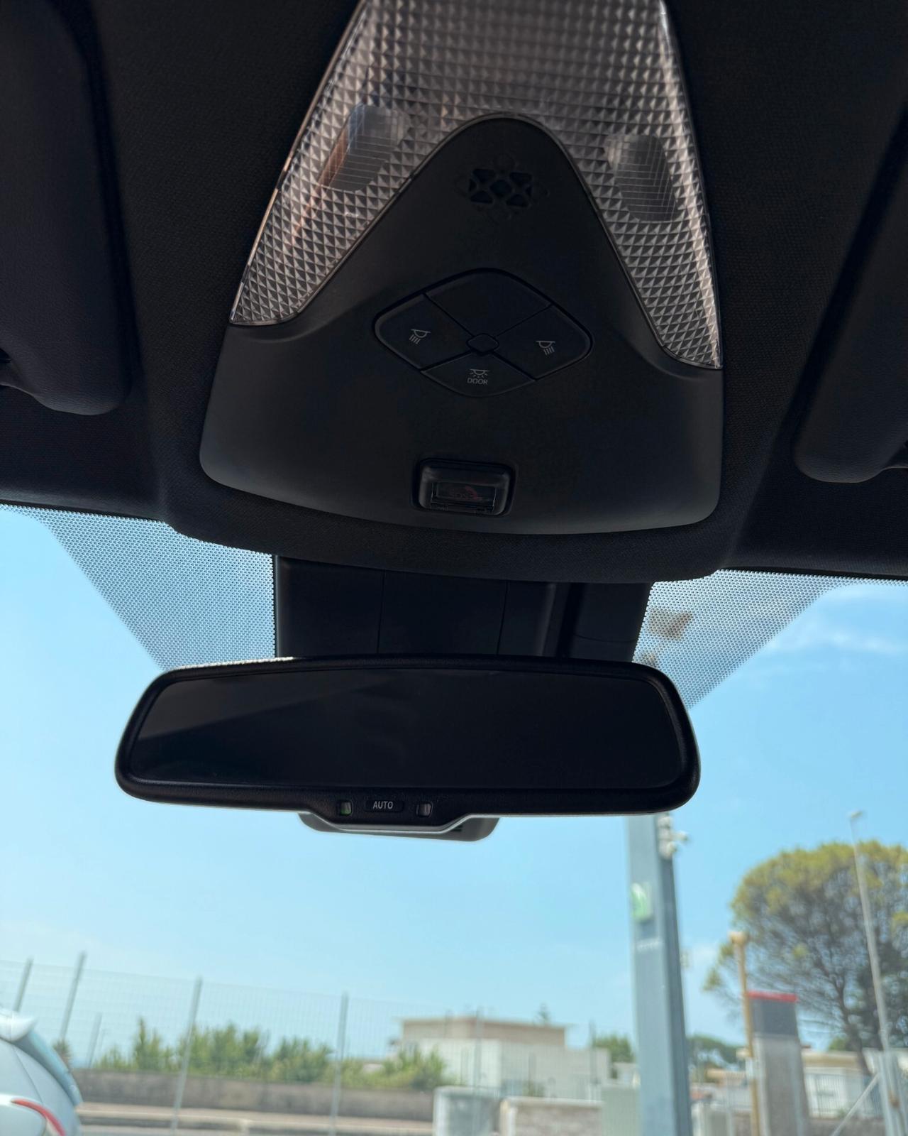 Toyota C-HR 1.8 Hybrid E-CVT Trend