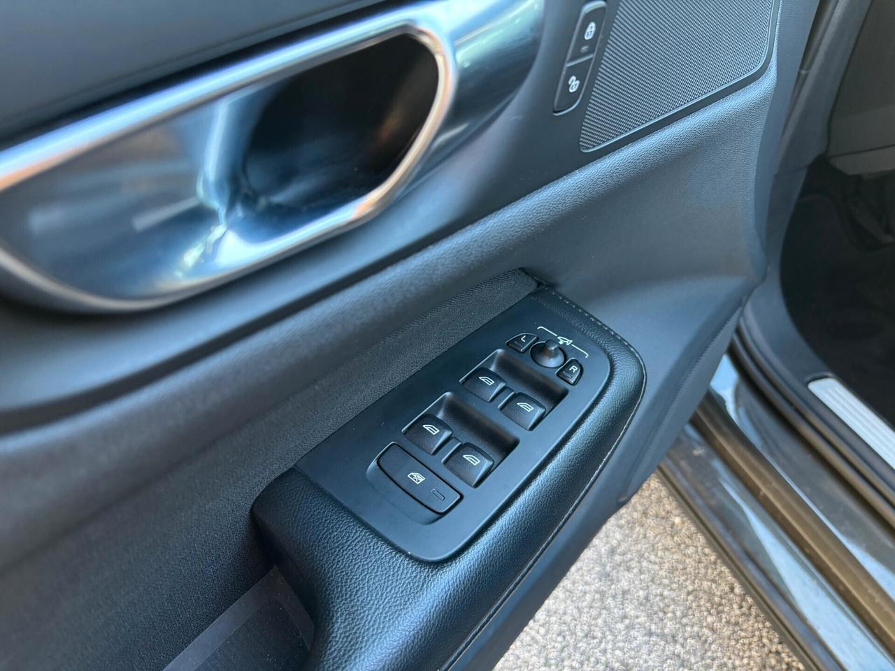 Volvo V60 B4 2.0 Ibrida Cambio Automatico