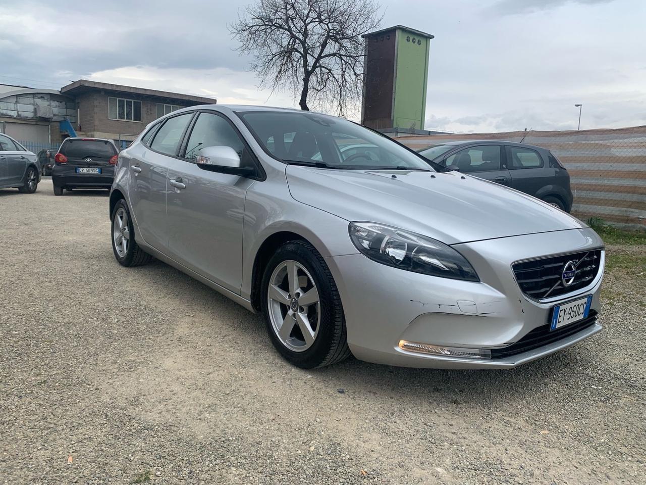 Volvo V40 D2 1.6 Summum 2015 233.000 KM