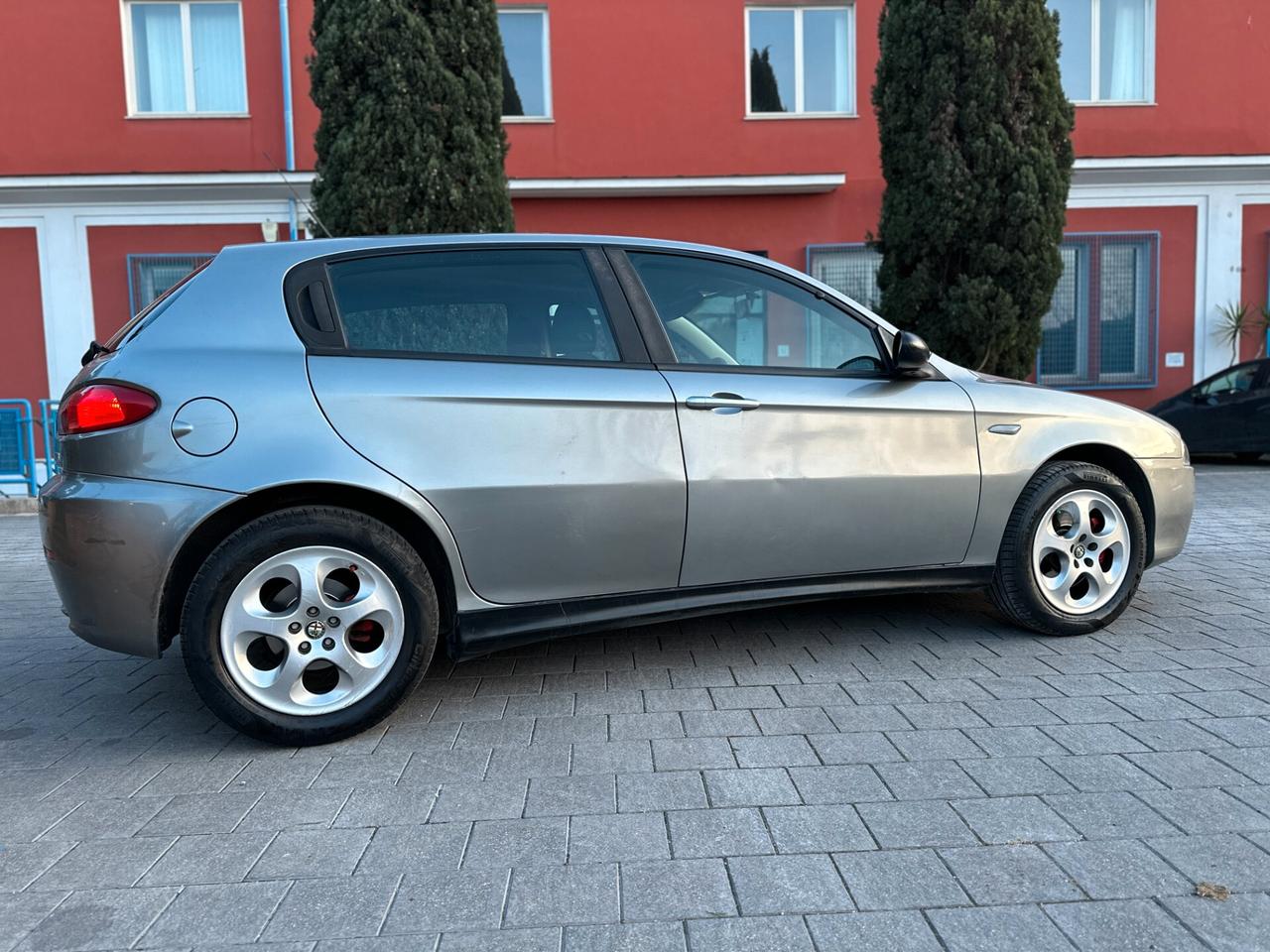 Alfa Romeo 147 1.9 JTDm 120cv UNIPRO