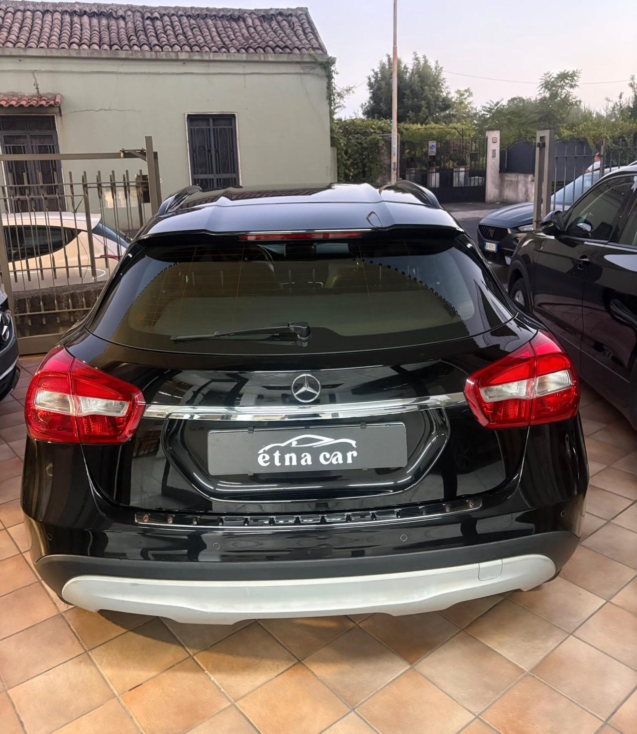 Mercedes-benz GLA 200 d Business