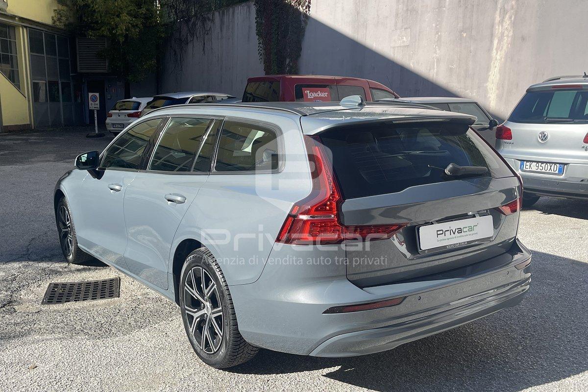 VOLVO V60 B4 (d) automatico Ultimate Dark