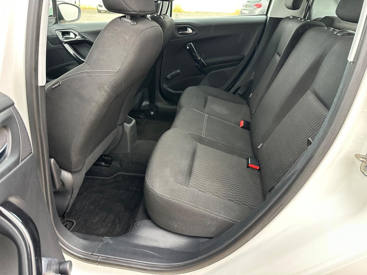 Peugeot 208 BlueHDi 75 5 porte Allure