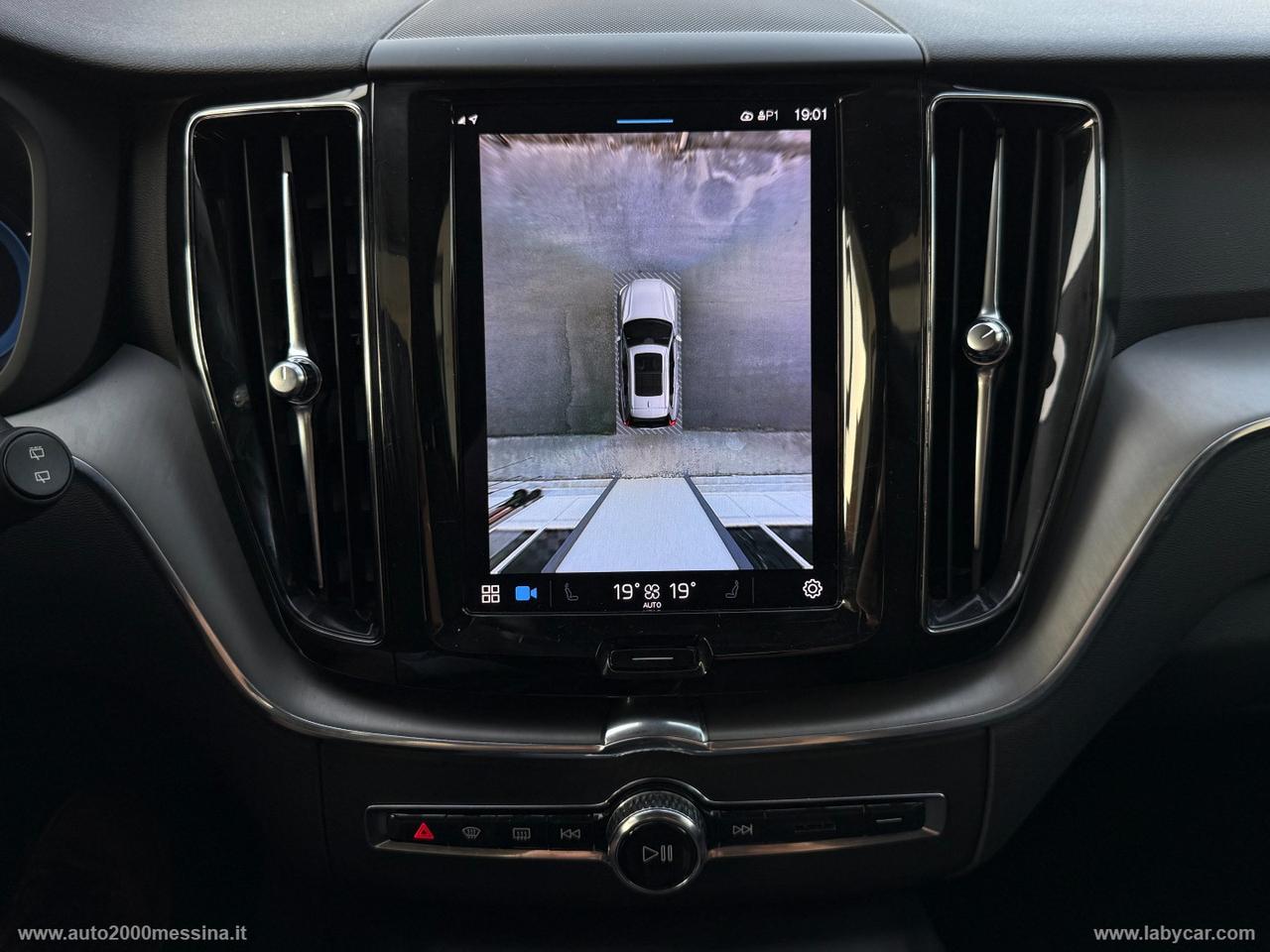 VOLVO XC60 B4 (d) AWD Geartronic Momentum Pro