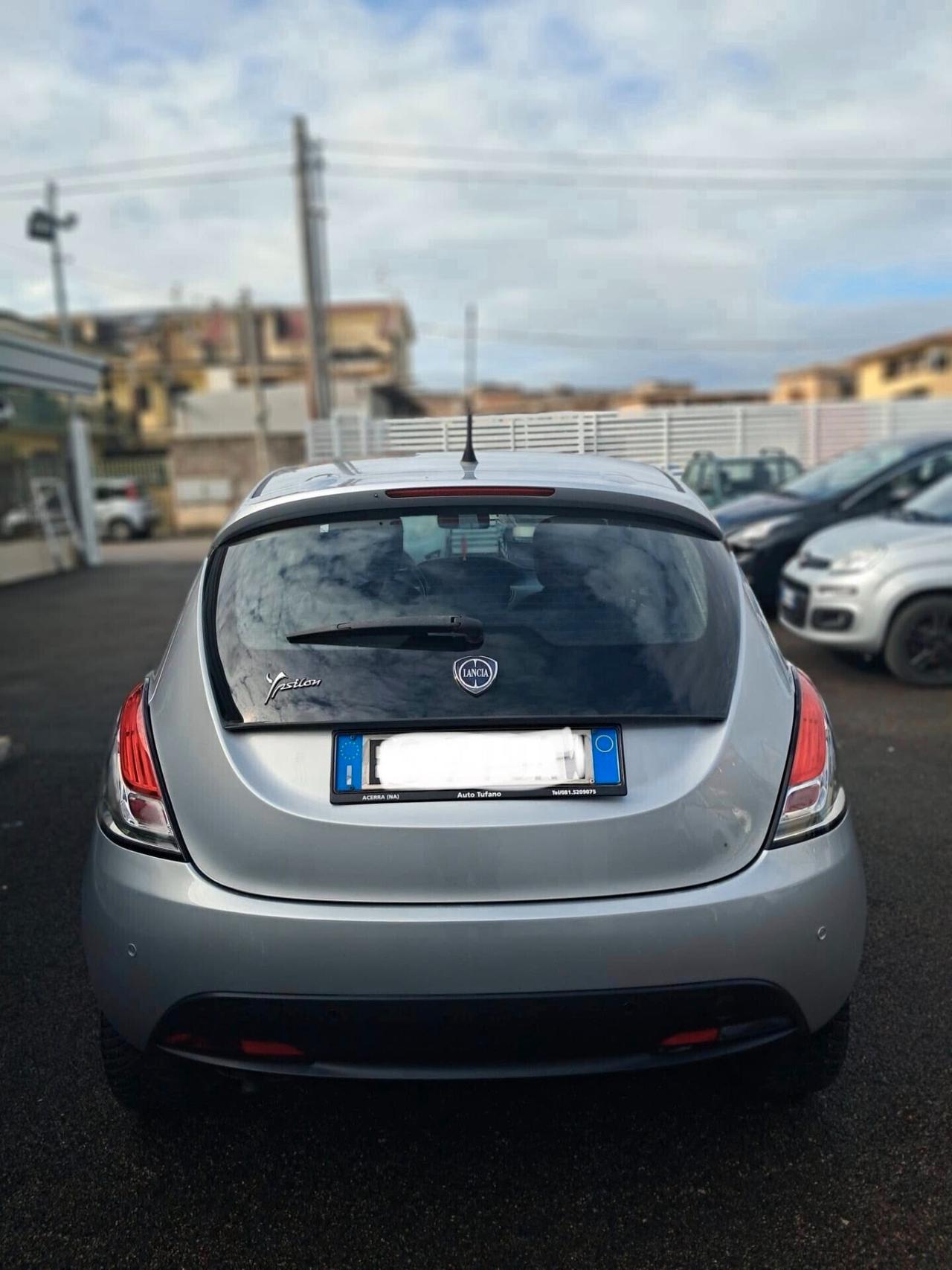 Lancia Ypsilon 1.2 69 CV 5 porte GPL Ecochic Silver