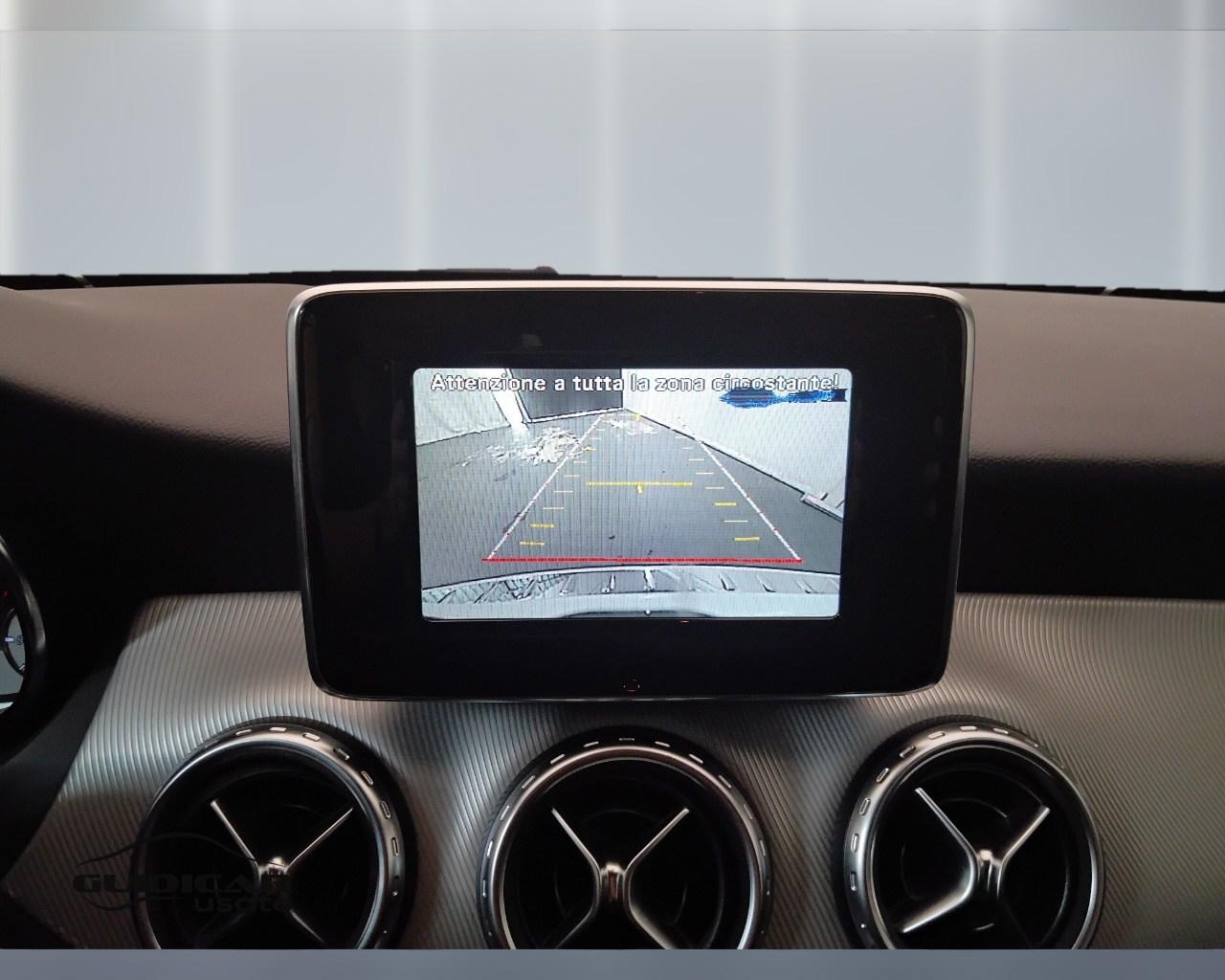 Mercedes-Benz GLA-X156 2014 - GLA 220 d (cdi) Sport 4matic 170cv auto
