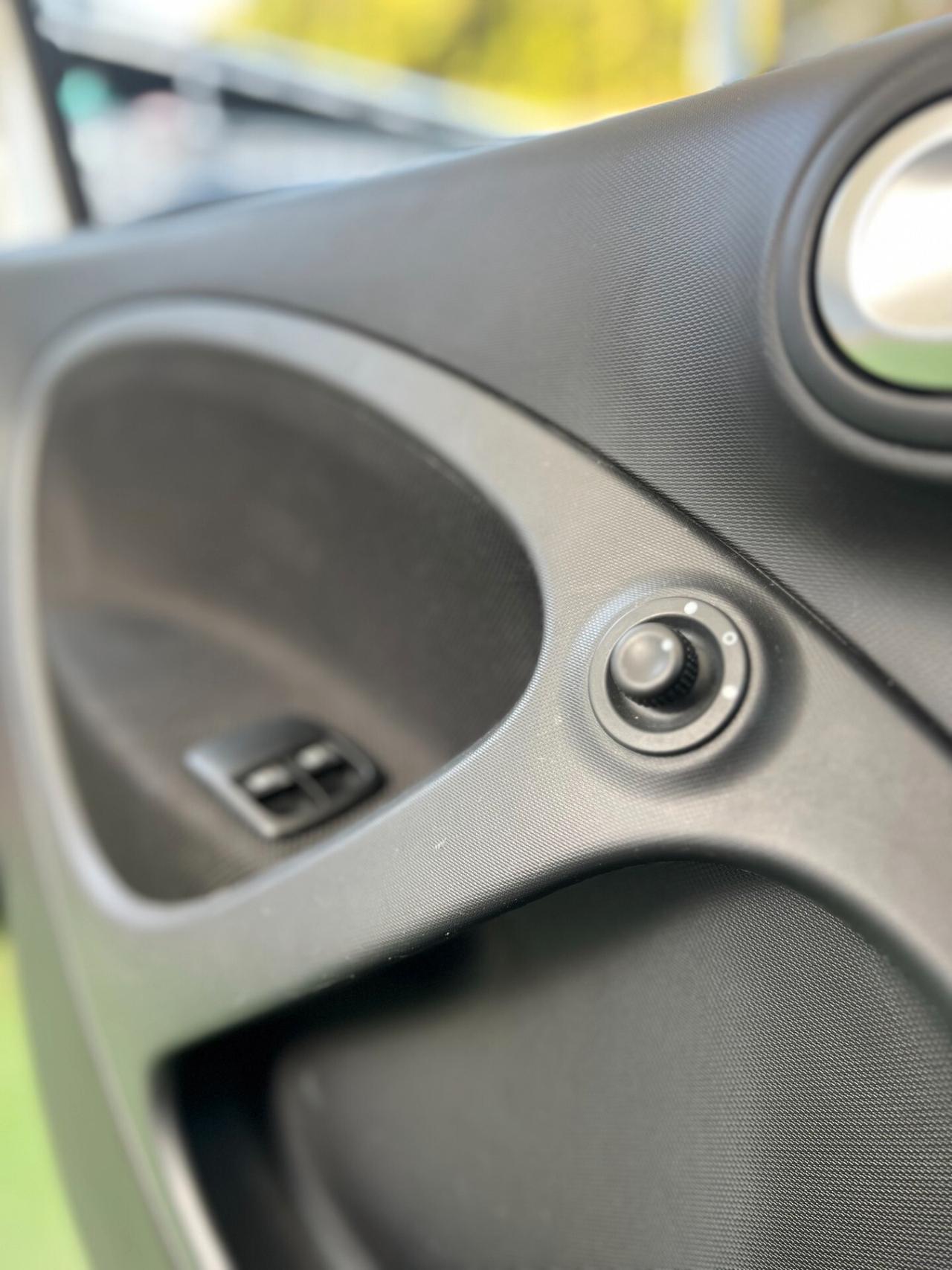 Smart ForFour 71 cv AUTOMATICA/SENSORI/BRACCIOLO