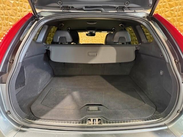 Volvo XC 60 XC60 2.4 d5 R-design Kinetic awd 220cv geartronic