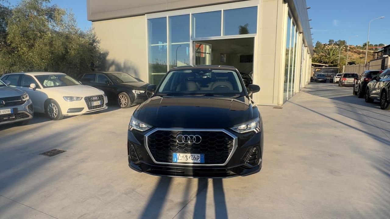 Audi Q3 35 TDI S tronic Business