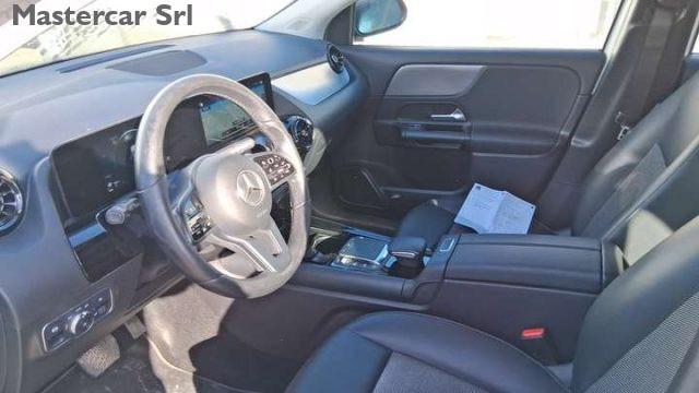 MERCEDES-BENZ GLA 180 GLA 180D Business Extra auto TG : GM513KY