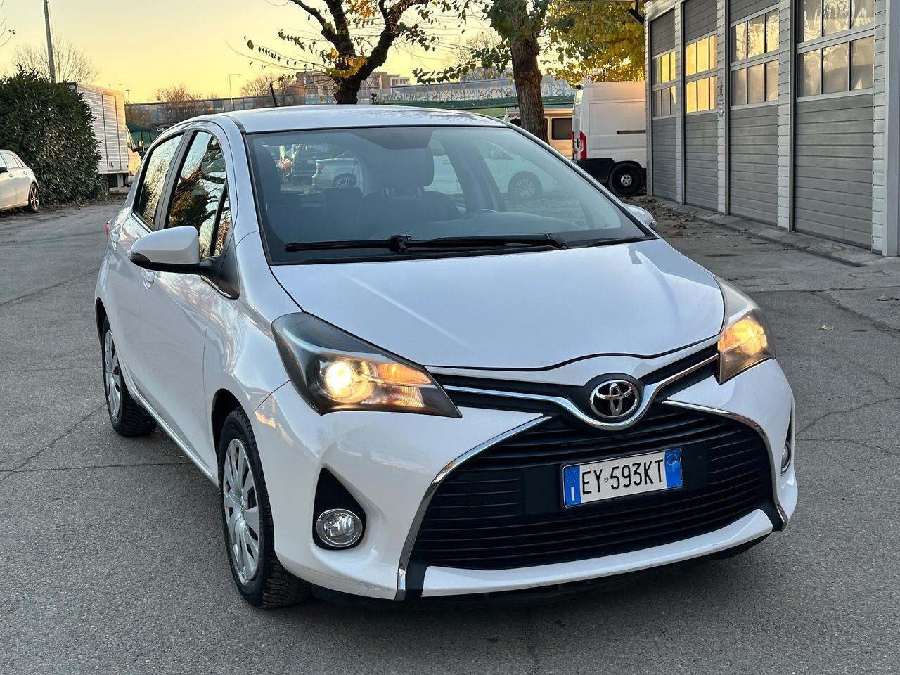 Toyota Yaris 1.0 5 porte Lounge solo 120mila km