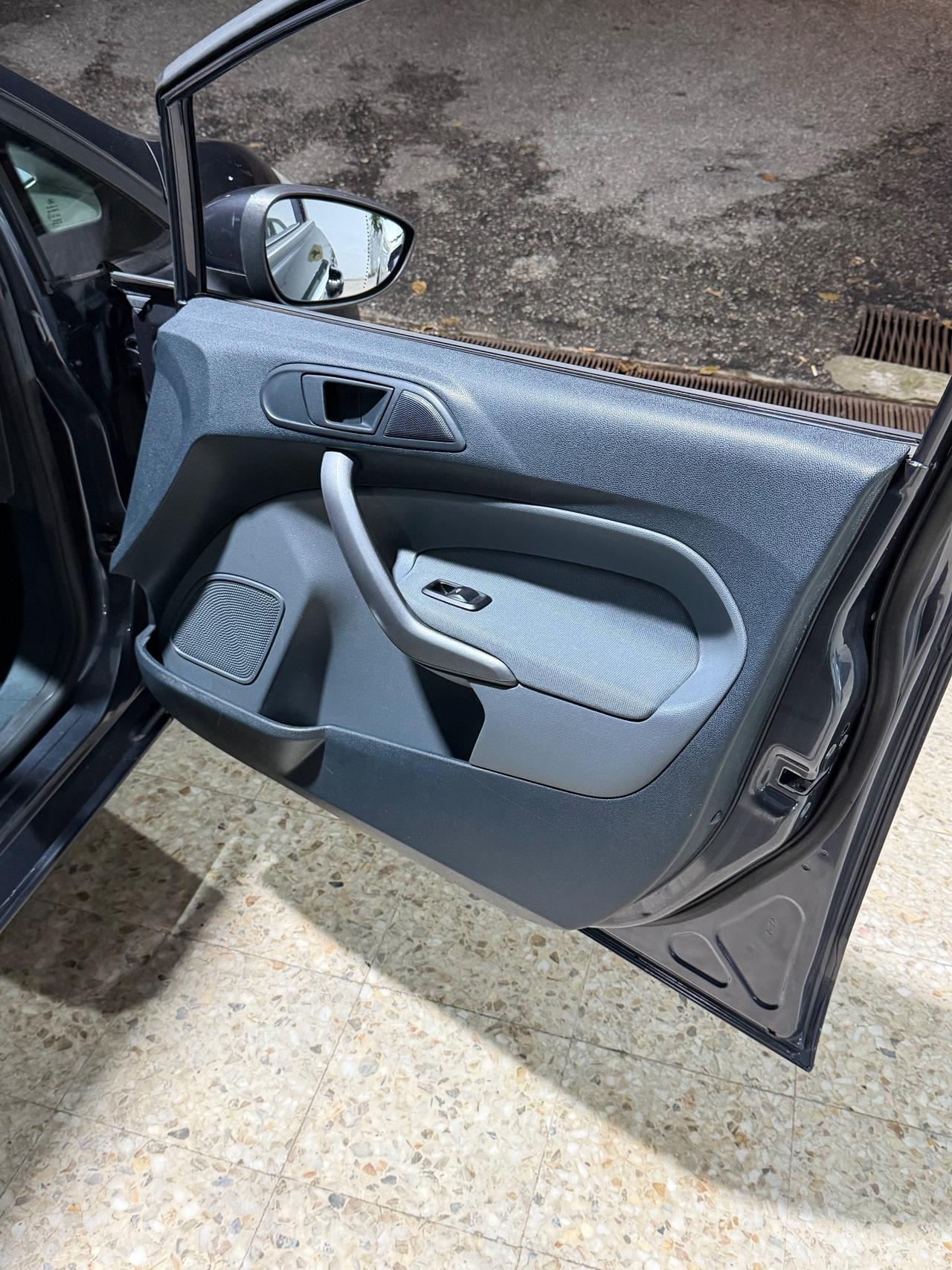 Ford Fiesta 1.4 TDCi 5 Porte Neopatentati