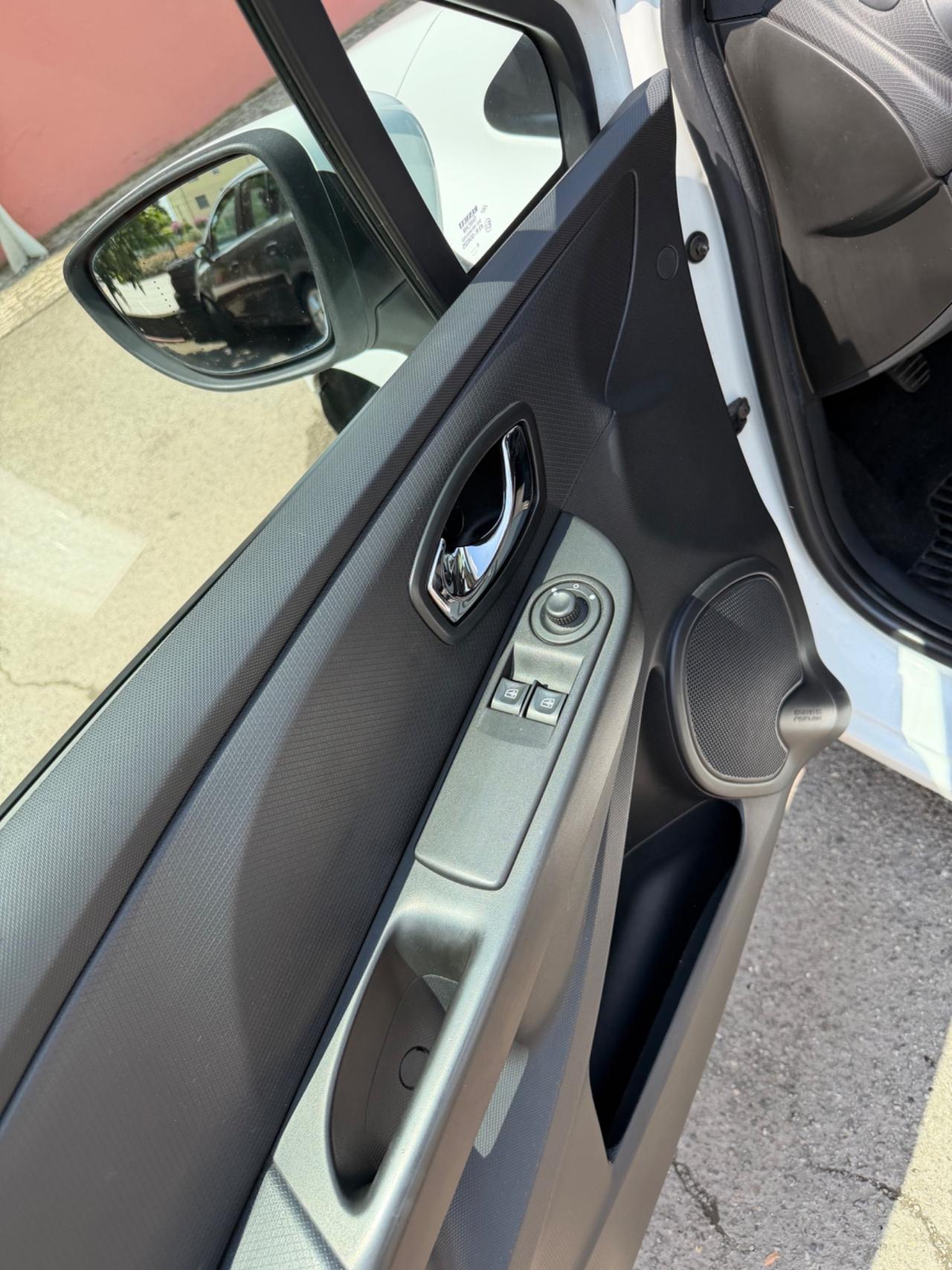 Renault Clio 1.5 dCi 8V 75CV 5 porte Costume National