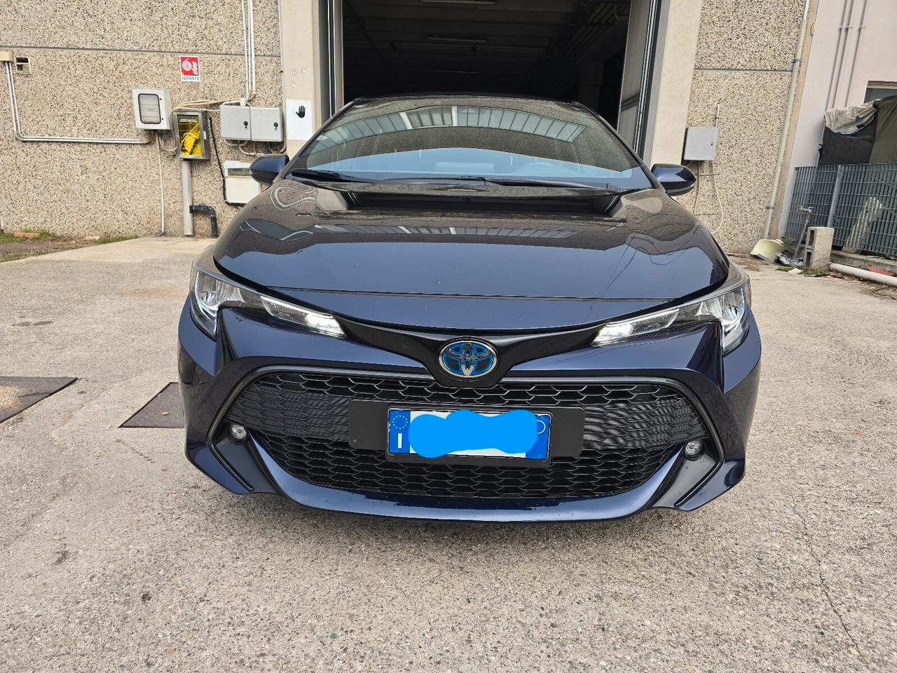 Toyota Corolla 1.8 Hybrid Business