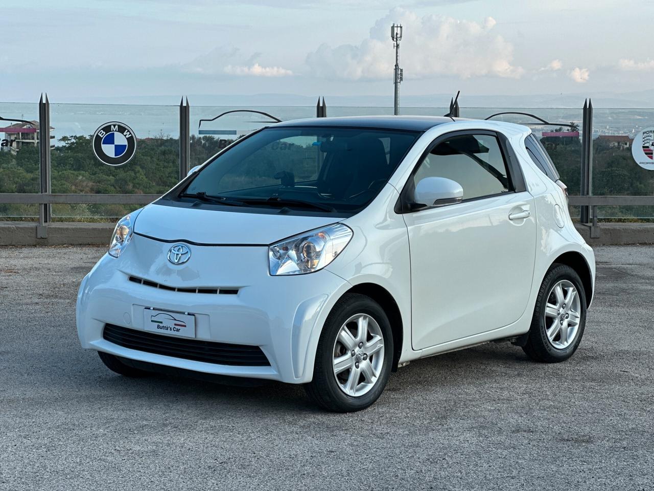 Toyota iQ 1.0 Lounge CVT 2012 Automatica