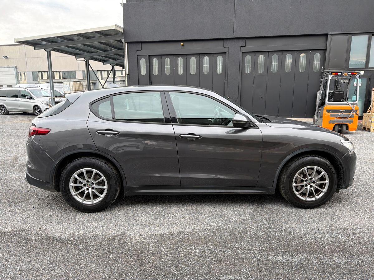 ALFA ROMEO Stelvio 2.2 t Business Q4 190cv auto my19