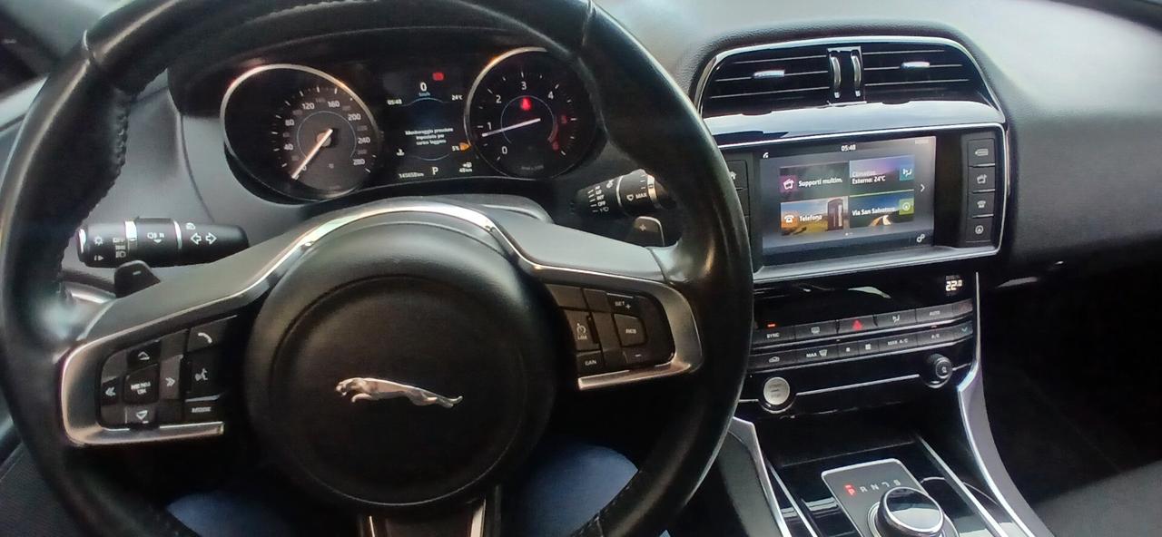 Jaguar XF 2.0 D 180 cv automatica look sportivo