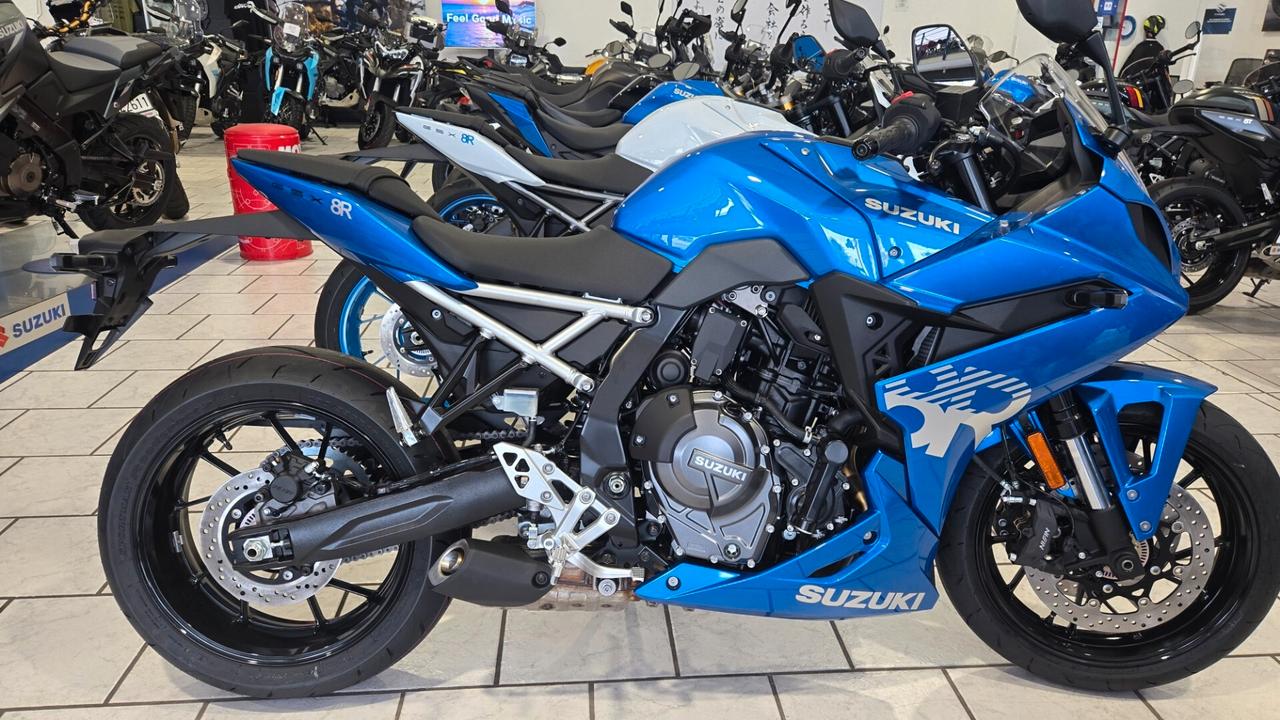 Suzuki GSX-8R X8R CARENATA ABS