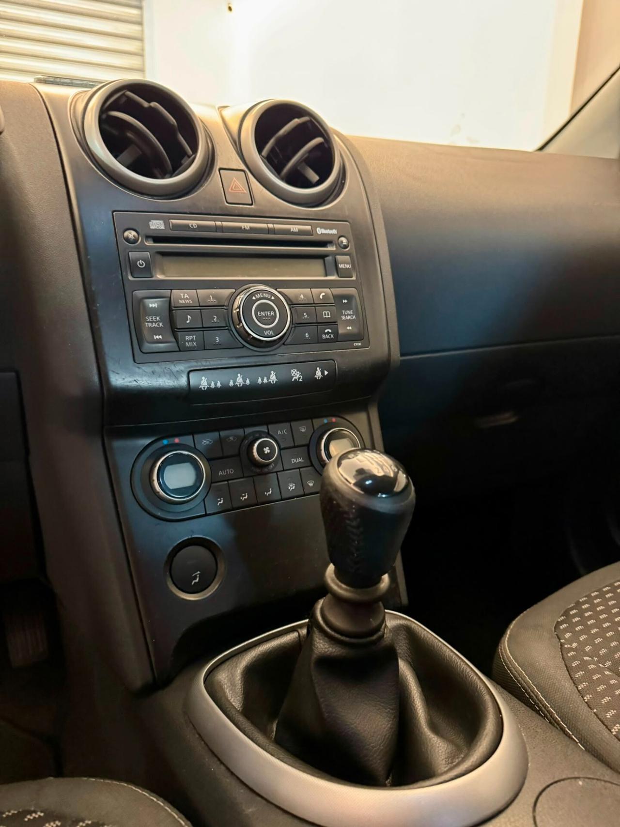NISSAN QASHQAI 2.0 TEKNA 150CV UNICOPROPRIETARIO GANCIO TRAINO