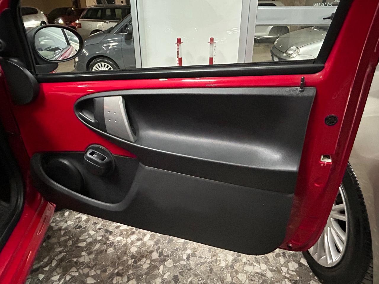 Peugeot 107 1.0 Benz Servosterzo A/C