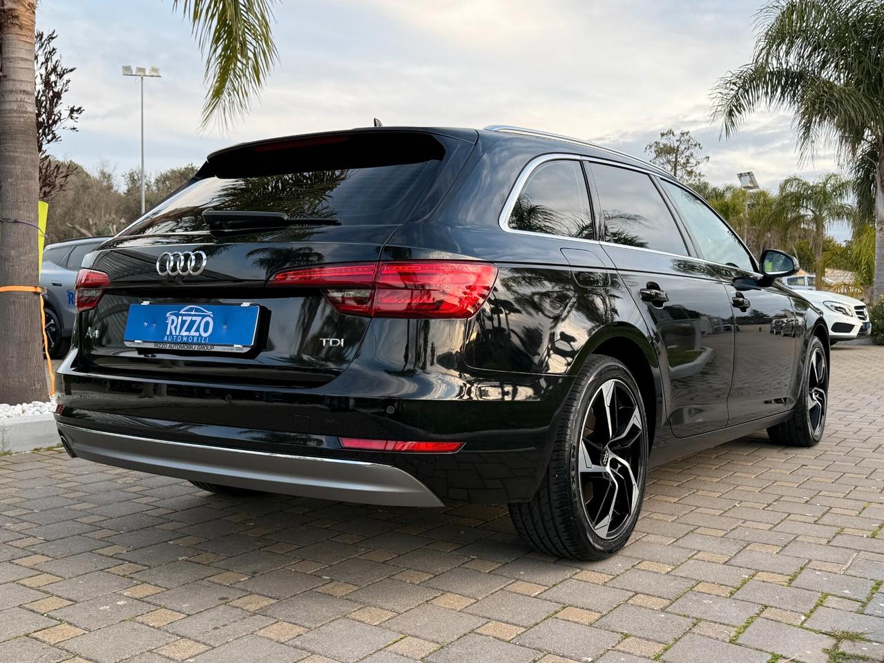 Audi A4 2.0 TDI 150 CV ultra S tronic Avant Cockpit Navi Led