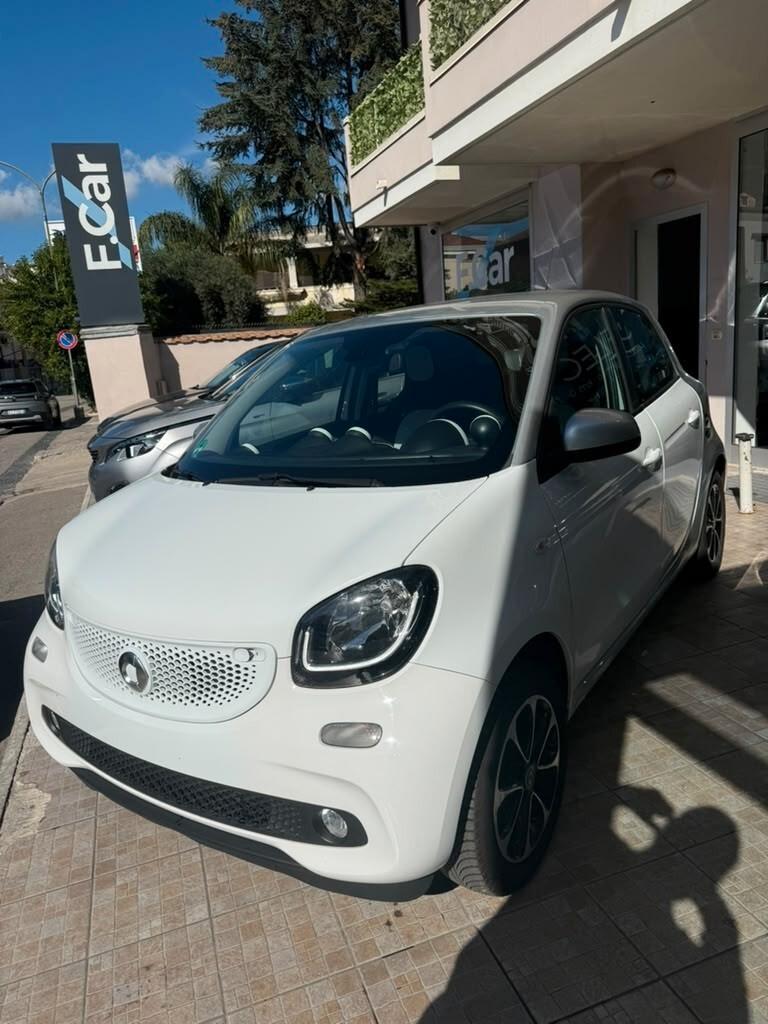 Smart ForFour 70 1.0 Passion NEOPATENTATI NAVIGATORE