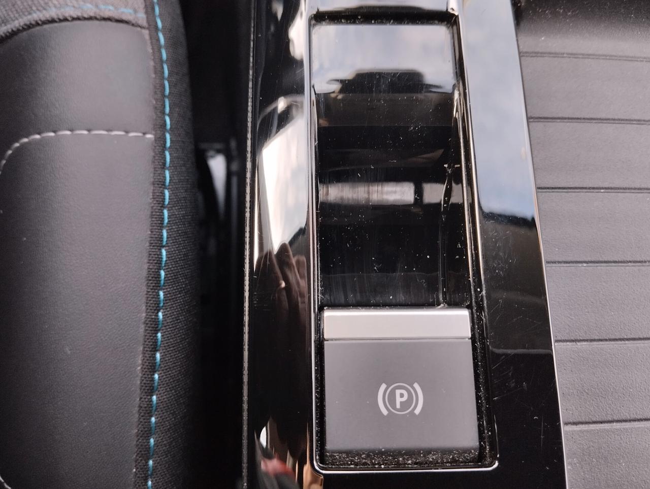 Citroen C4 PureTech 130 S&S EAT8 Shine