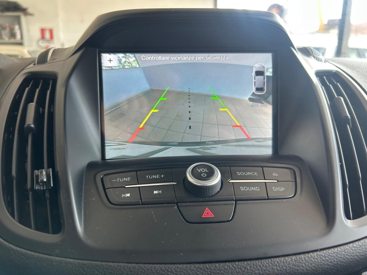 Ford Kuga 1.5 TDCI 120 CV S&S 2WD Powershift Titanium