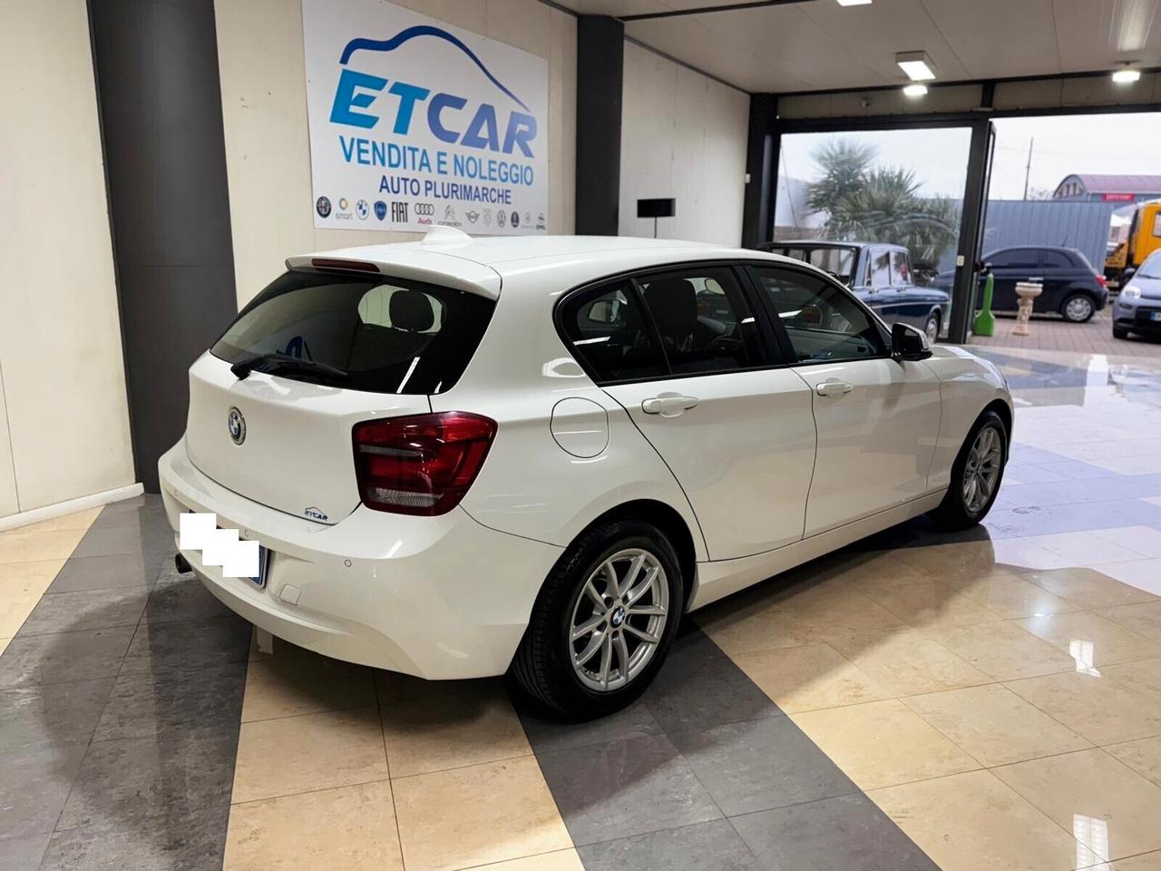 Bmw 116 116d 5p. Urban 2015