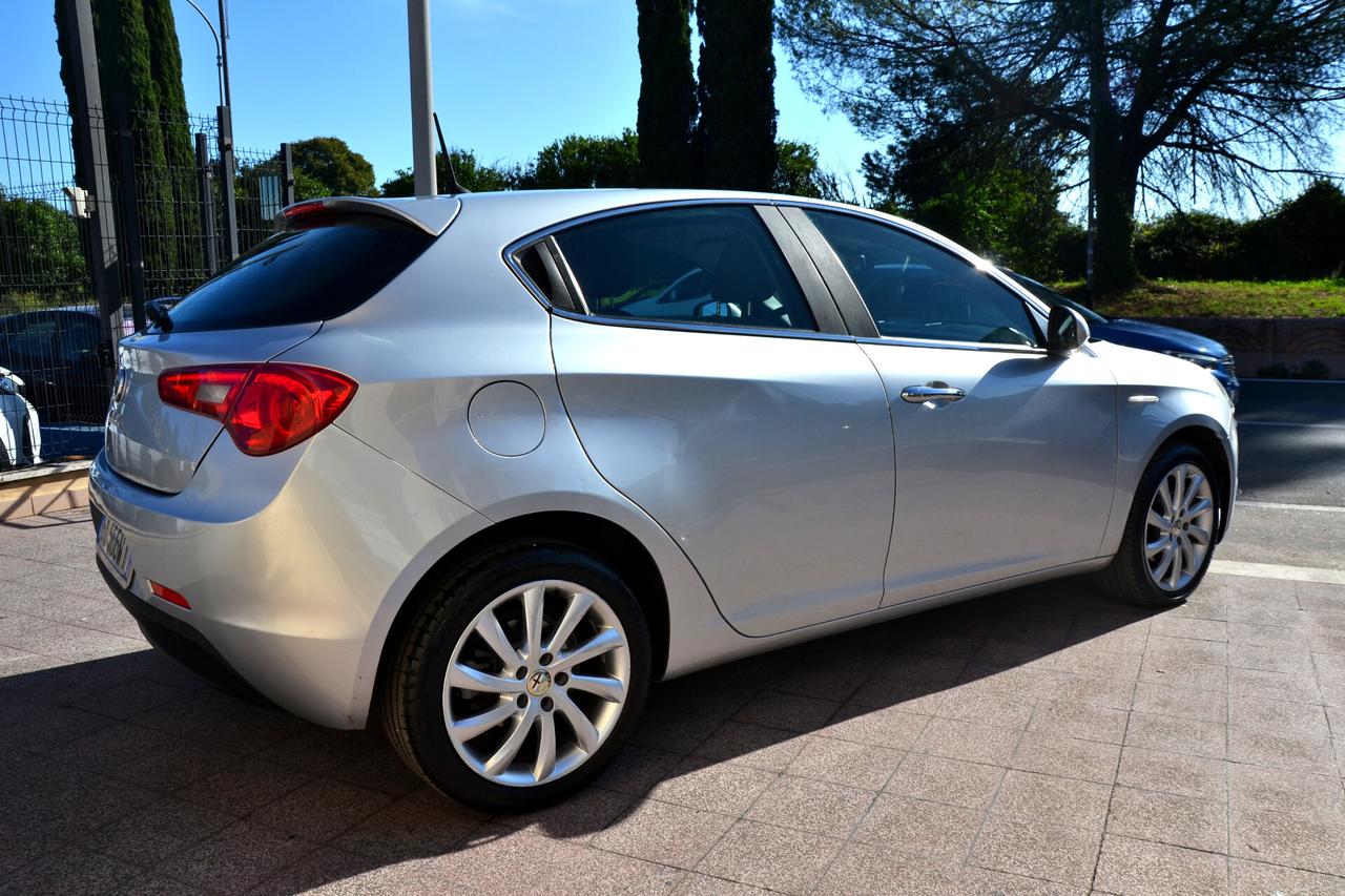 Alfa Romeo Giulietta 1.6 JTDm-2 105CV DISTINCTIVE **DISTRIBUZIONE OK**