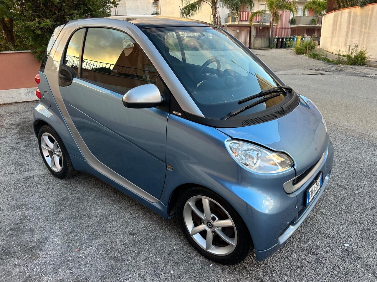 Smart ForTwo 1.0 ideale per neopatentati