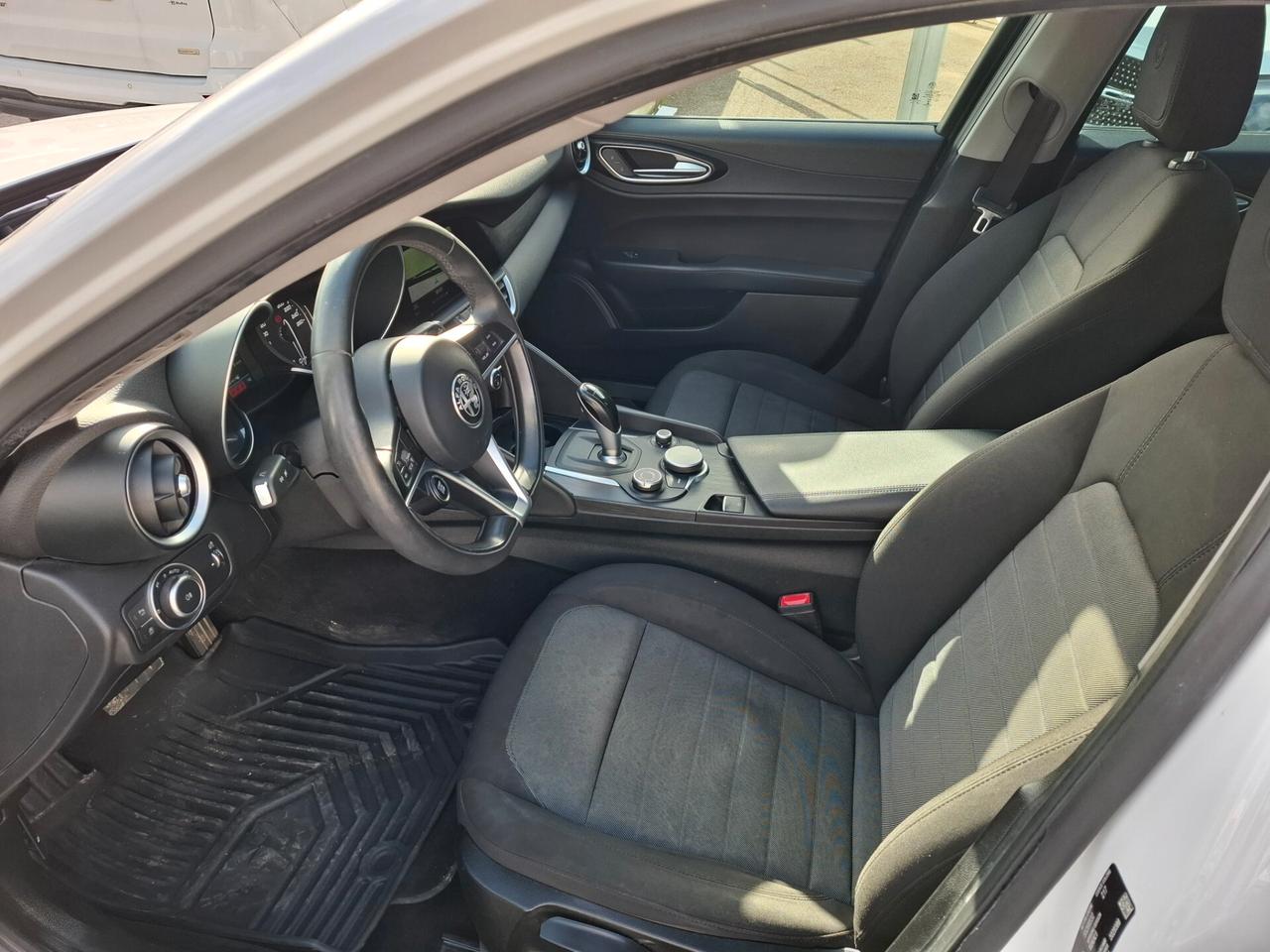 Alfa Romeo Giulia 2.2 jtdm 150CV AT8 Anno 2017