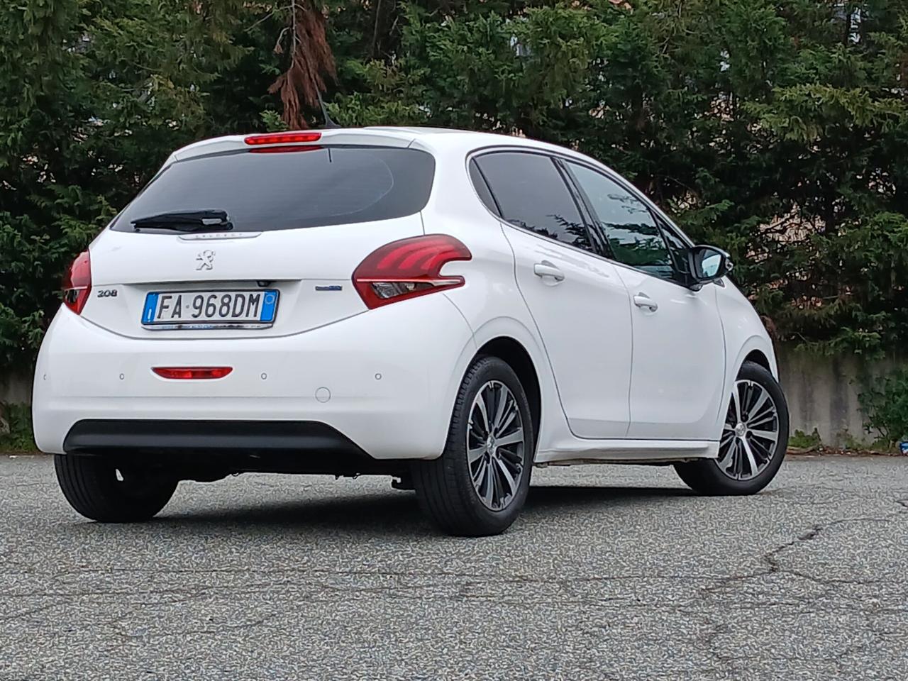 Peugeot 208 KM 81 000 EURO 6B PARI AL NUOVO