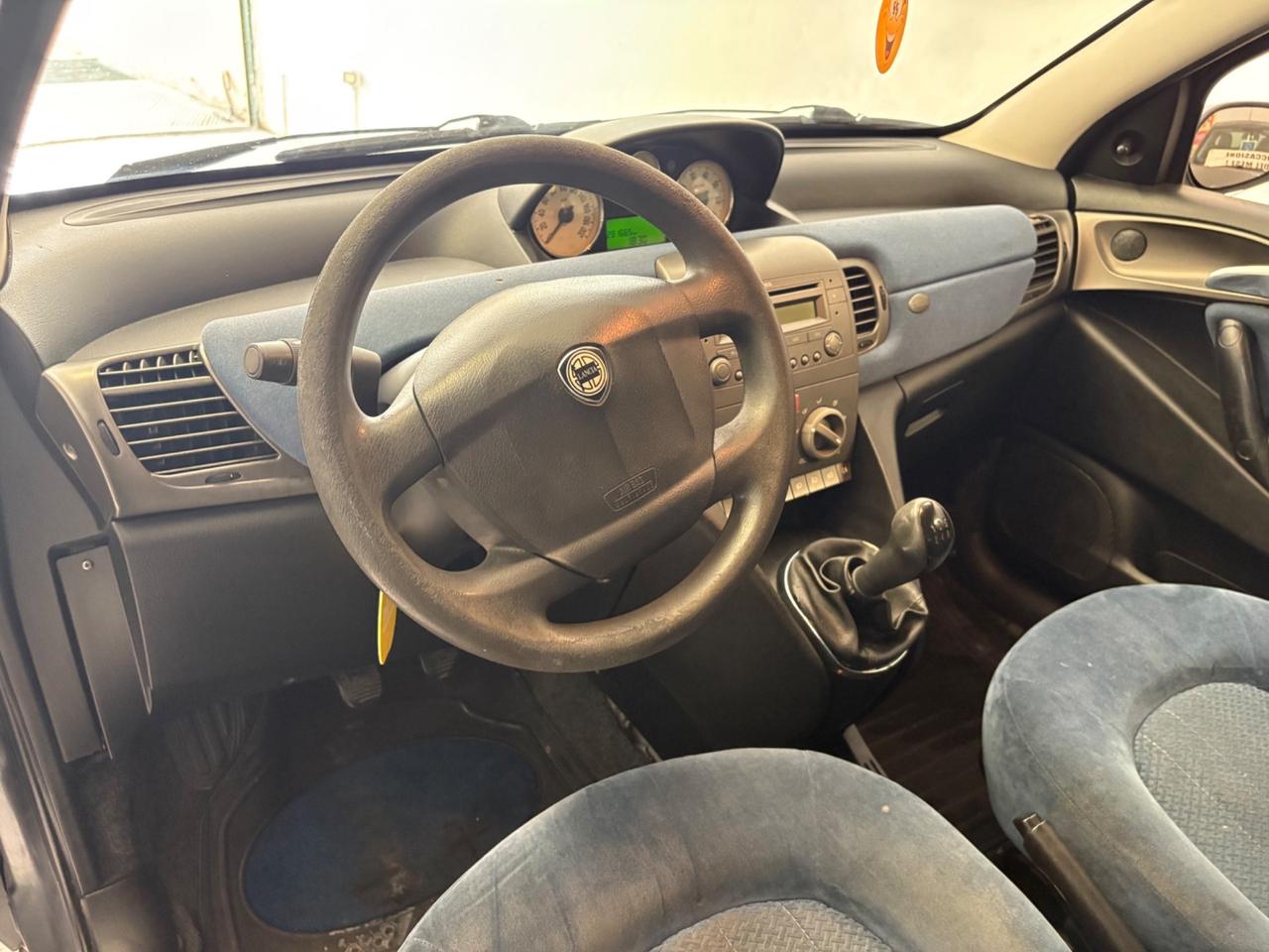 Lancia Ypsilon 1.3 MJT 75 CV Platino