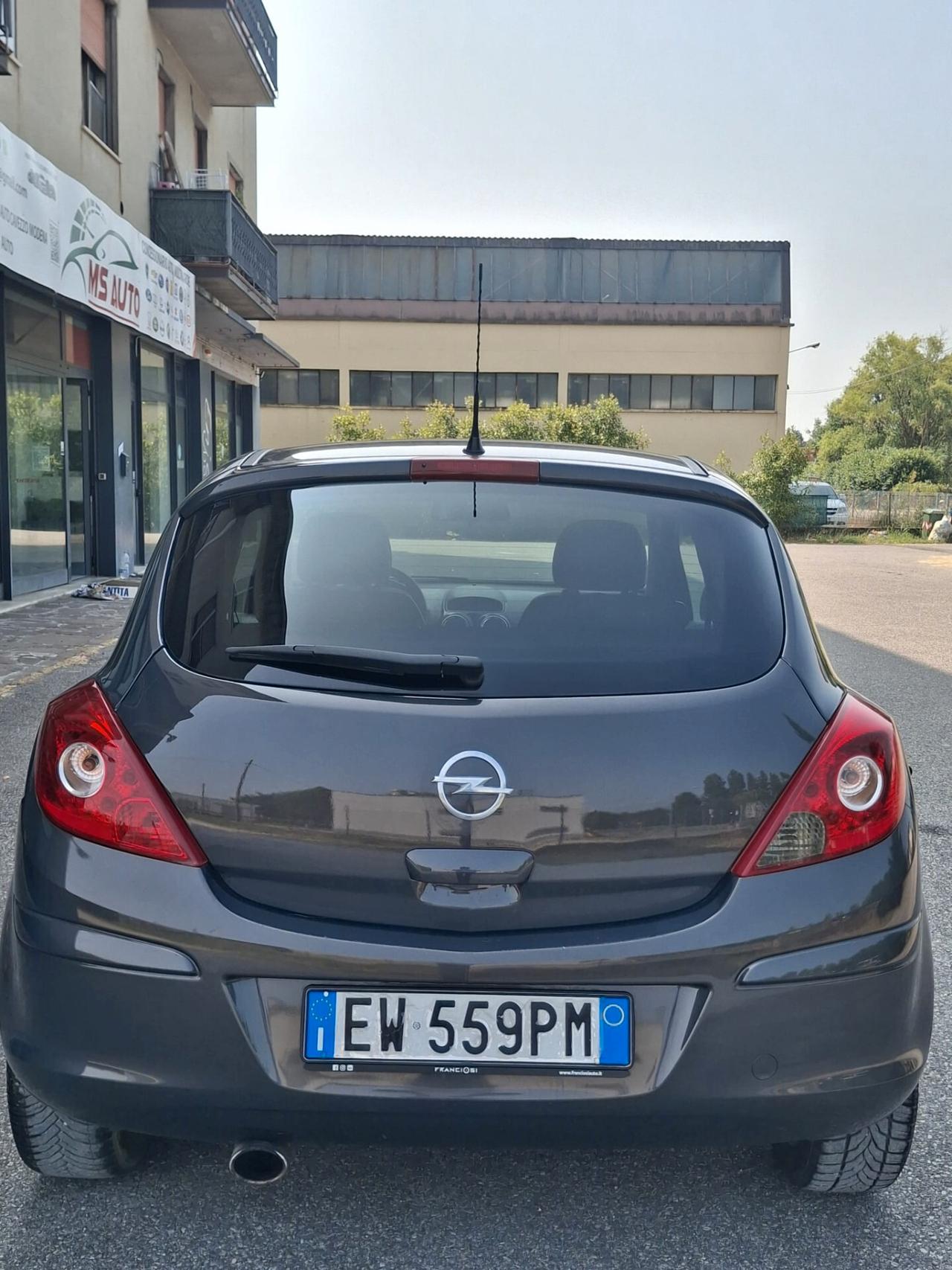 Opel Corsa 1.2 85CV 3 porte GPL-TECH b-color