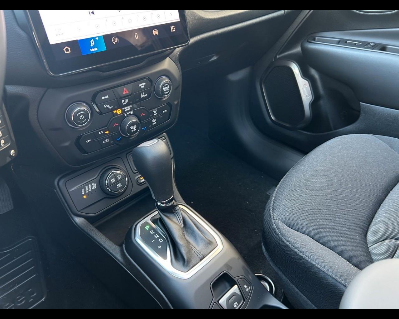 JEEP Renegade 4xe Plug-In Hybrid North Star 1.3 Turbo T4 Phev 4xe At6 240cv