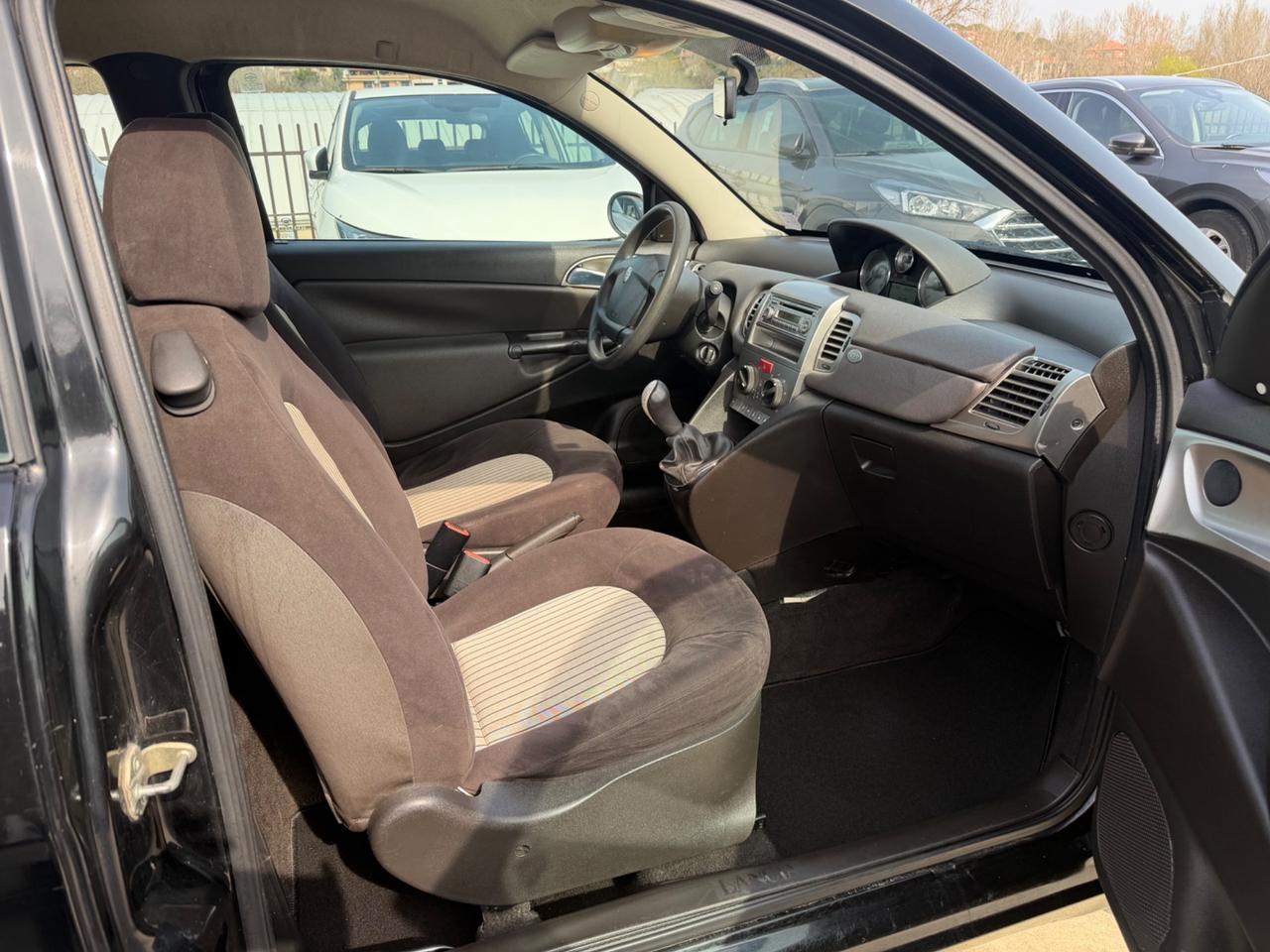 Lancia Ypsilon 1.3 MJT 75 CV Oro Giallo/108.000KM