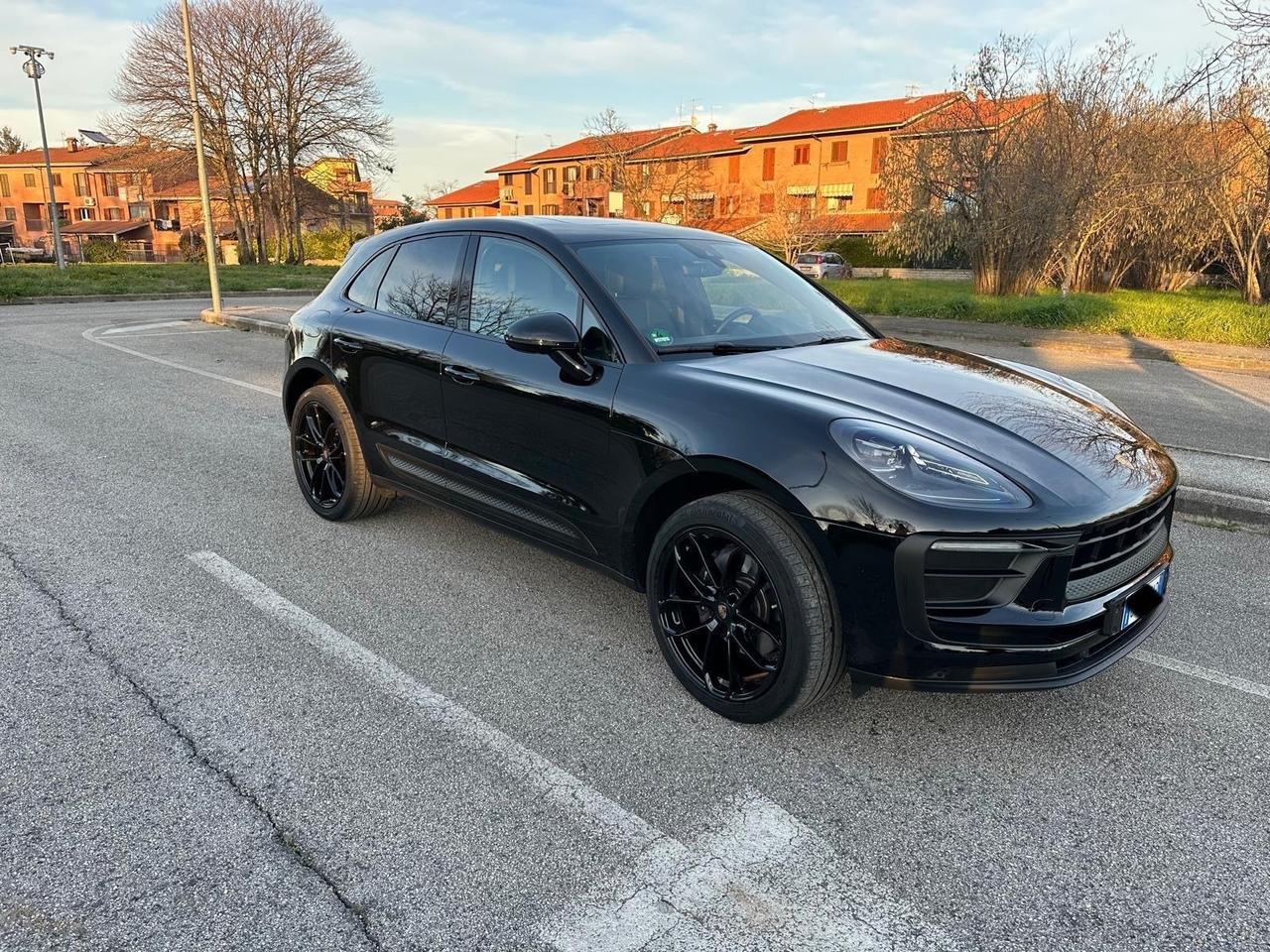 Porsche Macan 2.0 265cv - TETTO - SCARICO TASTO