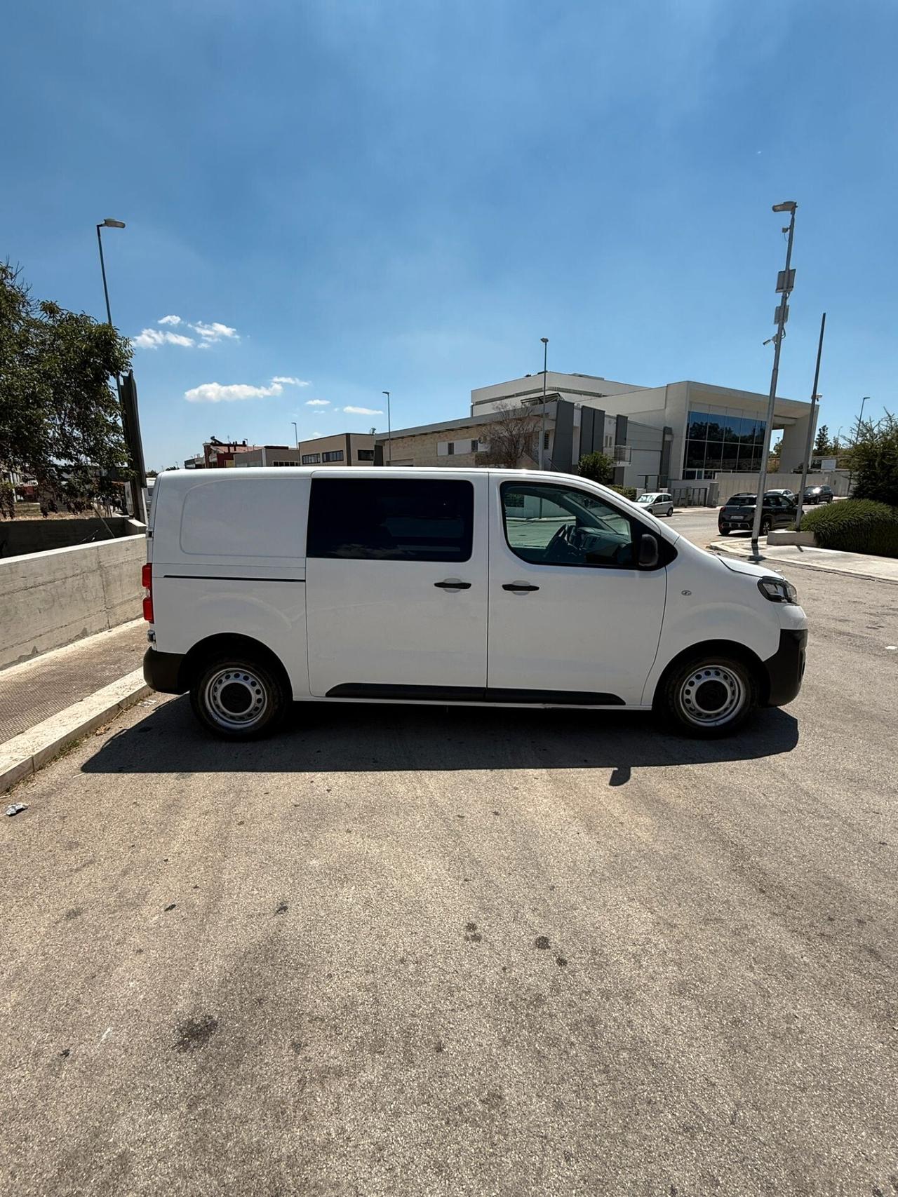 Opel Vivaro 2.0 Diesel 120CV L2H1 SeS 6 Posti