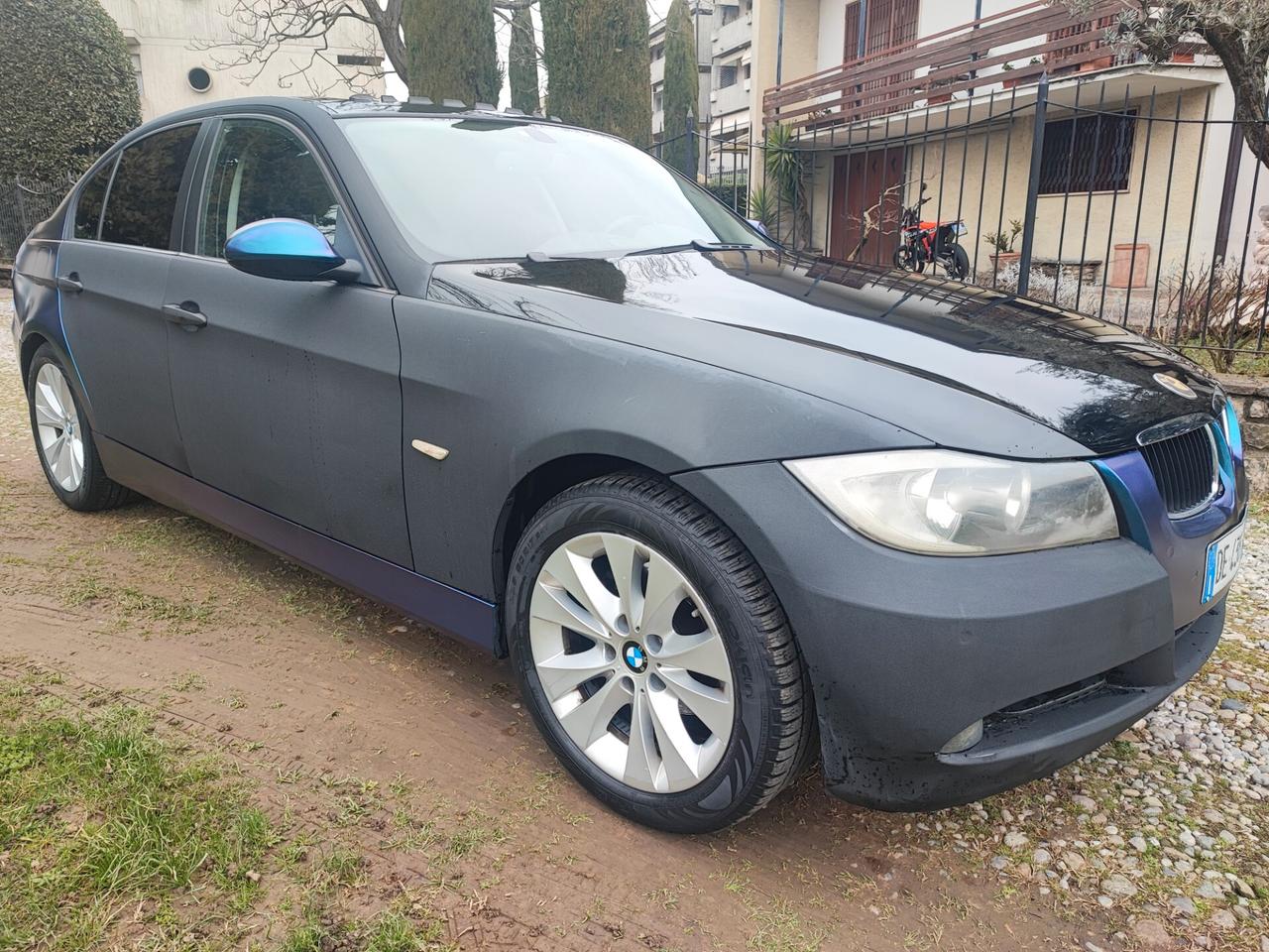 Bmw 320 320D Attiva 163 CV tetto schermo