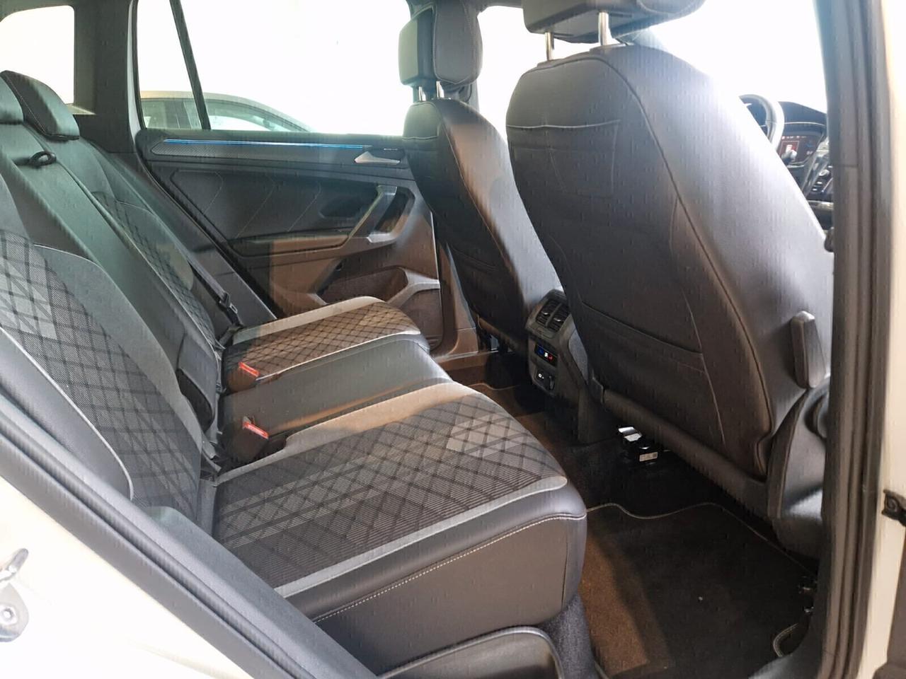 Volkswagen Tiguan 2.0 TDI 150 CV SCR DSG R-Line