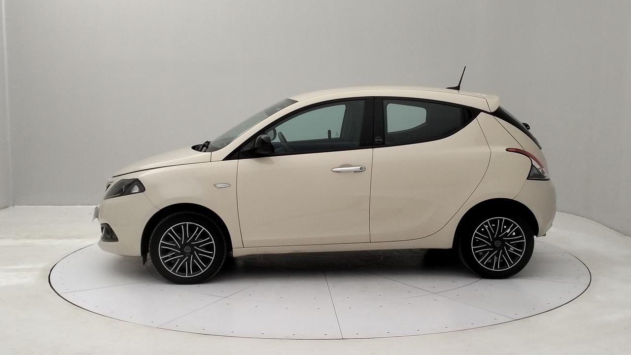 LANCIA Ypsilon III - Ypsilon 1.0 firefly hybrid Gold s&s 70cv