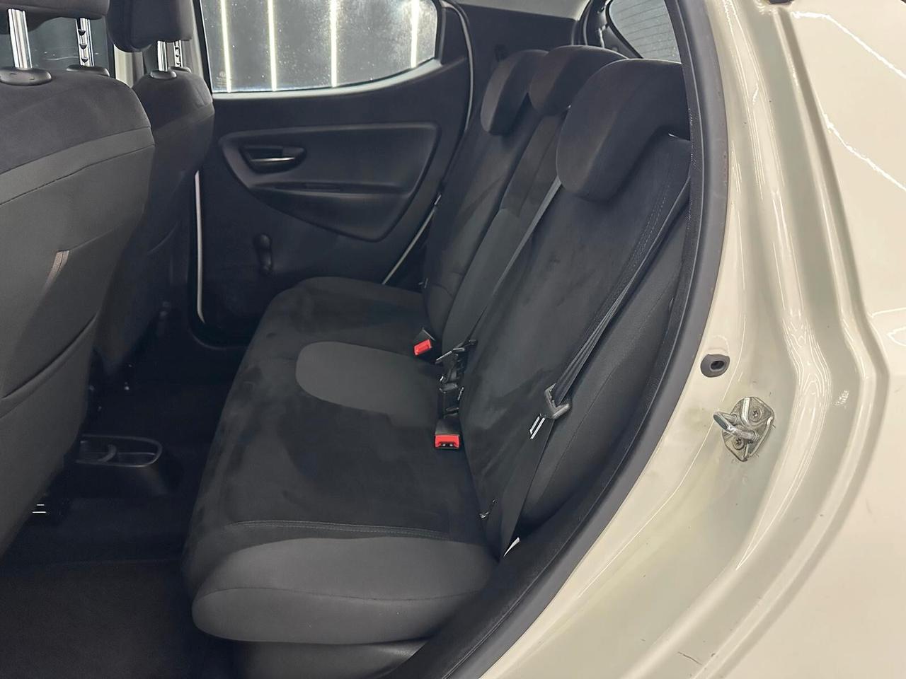 Lancia Ypsilon III 2011 1.2 8v Platinum